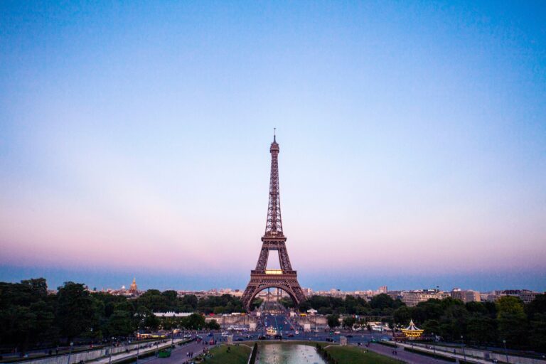 Can You Leave Charles de Gaulle (CDG) on a 6 Hour Layover?